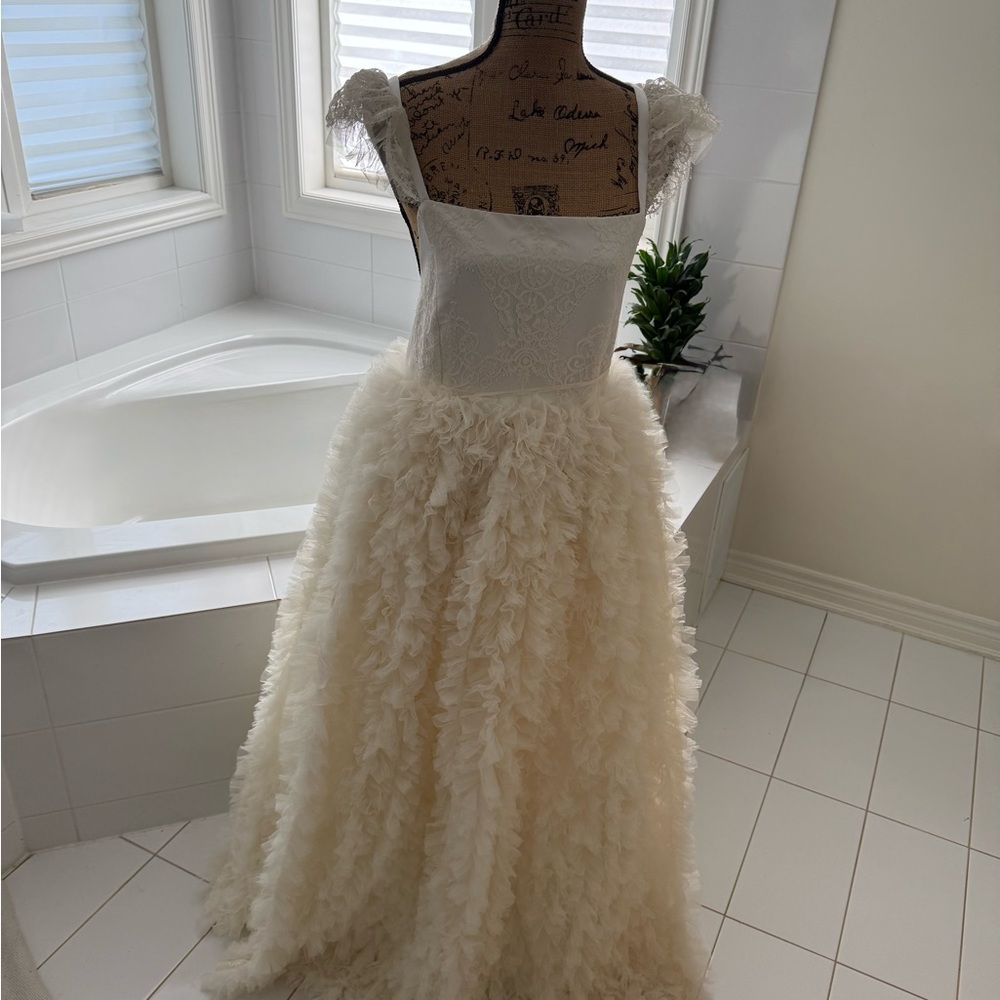 Elegant White Lace and Tulle Dollcake Gown BNWT
